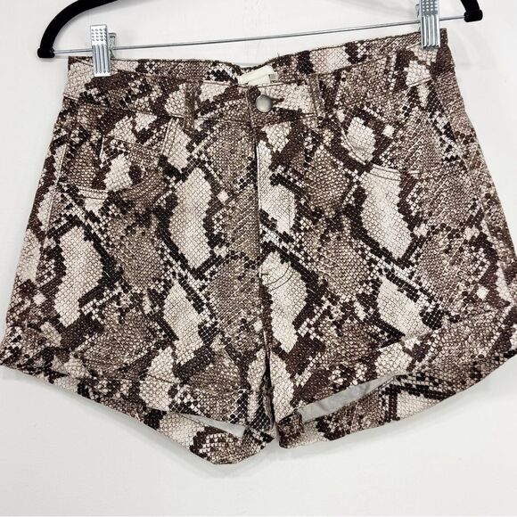 H&M Brown Cream Snakeskin Print High Rise Stretch Cotton Denim Bootie Shorts - Picture 4 of 13